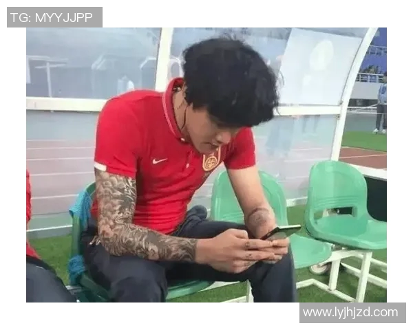 足球明星手部纹身背后的故事与象征意义分析